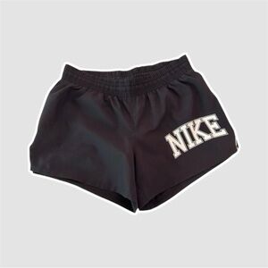 nike running shorts in black - size xs